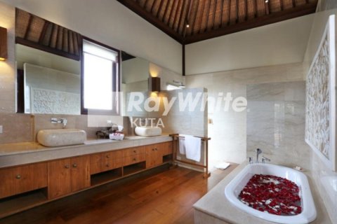 4 bedrooms Villa in Jimbaran, Indonesia No. 23481 18