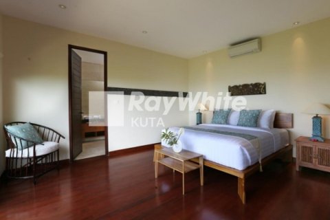 4 bedrooms Villa in Jimbaran, Indonesia No. 23481 4