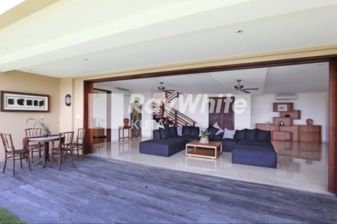 4 bedrooms Villa in Jimbaran, Indonesia No. 23481 5