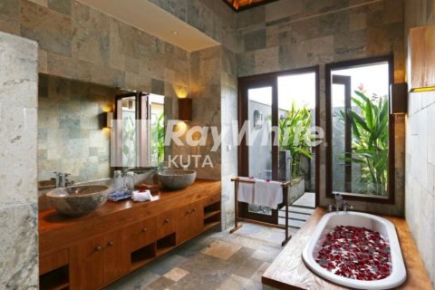 4 bedrooms Villa in Jimbaran, Indonesia No. 23481 23