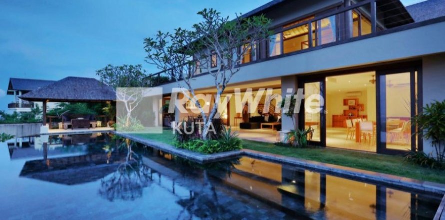 4 bedrooms Villa in Jimbaran, Indonesia No. 23481