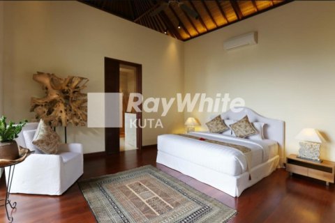 4 bedrooms Villa in Jimbaran, Indonesia No. 23481 17