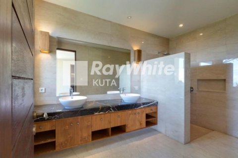 4 bedrooms Villa in Jimbaran, Indonesia No. 23481 13