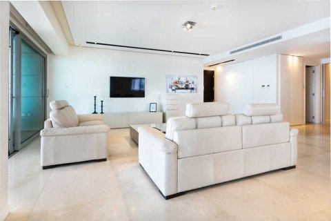 3 dormitorios Apartment en Limassol, Cyprus No. 74184 3