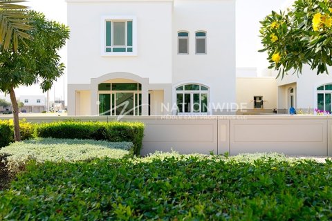 2 bedrooms Townhouse in Al Ghadeer, UAE No. 3798 1