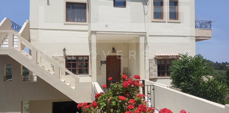 4 bedrooms Villa in Crete, Greece No. 24378