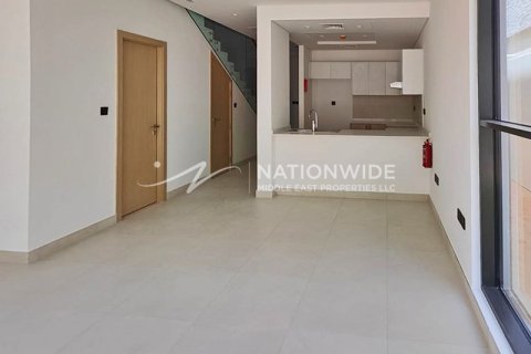 3 bedrooms Villa in Abu Dhabi, UAE No. 3472 2