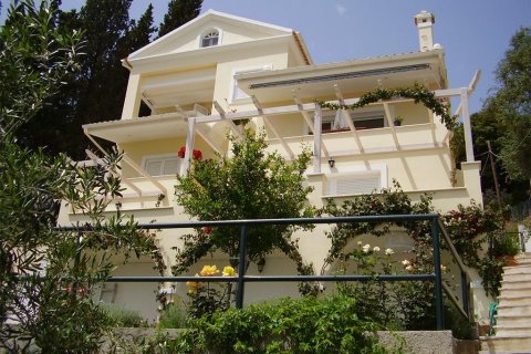 5 bedrooms Villa in Corfu, Greece No. 60469 1