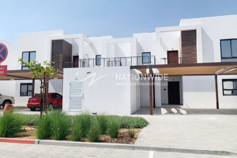 2 bedrooms Apartment in Al Ghadeer, UAE No. 3747 1