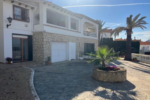 4 bedrooms Villa in Albir, Spain No. 27871 4