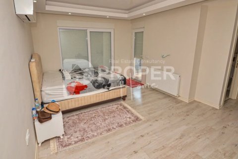 5 rooms Apartment in Konyaalti, Turkey No. 11615 11