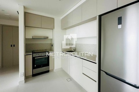 1 bedroom Apartment in EMAAR Beachfront, UAE No. 5226 4