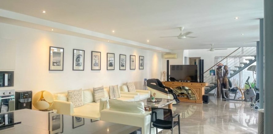 4 bedrooms Villa in Seminyak, Indonesia No. 22991