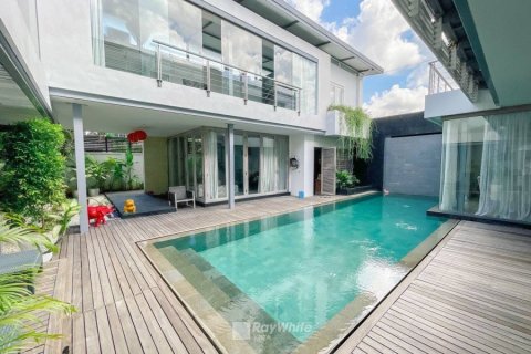 4 bedrooms Villa in Seminyak, Indonesia No. 22991 5