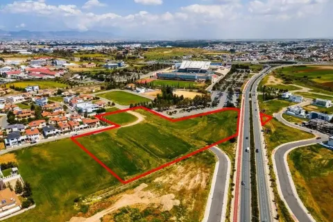 18200m² Land à Strovolos, Cyprus No. 43857 3