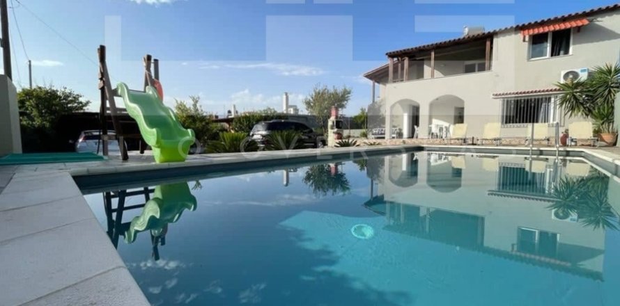 4 bedrooms Villa in Crete, Greece No. 24346