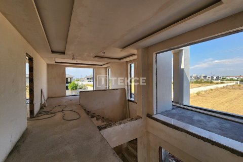 5+1 Villa in Dosemealti, Turkey No. 16092 8