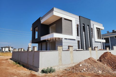 5+1 Villa à Dosemealti, Turkey No. 16092 30