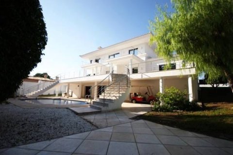 4 bedrooms Villa in Villamartin, Spain No. 25095 4