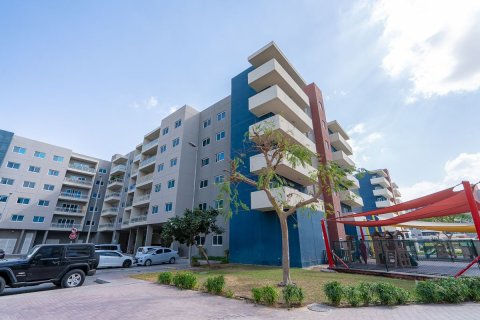 3 dormitorios Apartment en Al Reef, UAE No. 10502 1