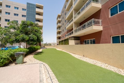 3 dormitorios Apartment en Al Reef, UAE No. 10502 26