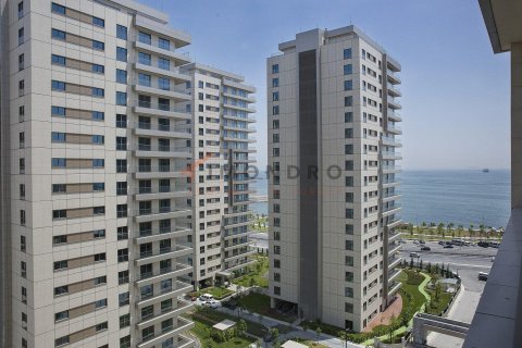 2+1 Apartment en Bakırköy, Turkey No. 17957 2