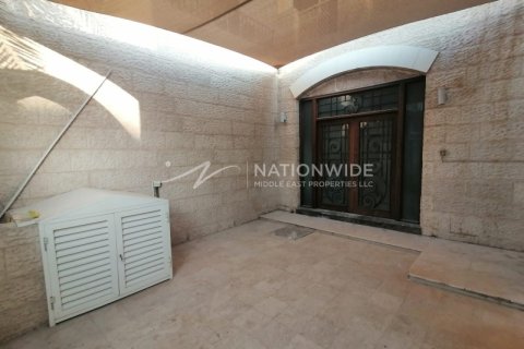 5 dormitorios Villa en Al Mushrif, UAE No. 3827 2