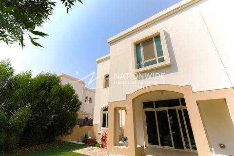 3 bedrooms Villa in Al Ghadeer, UAE No. 3789 1