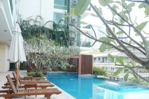 2 bedrooms Condo  in Bangkok, Thailand No. 466 1