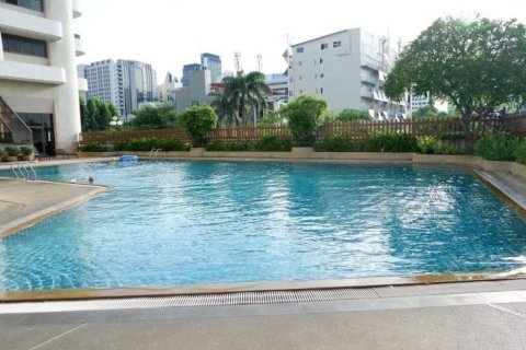 3 bedrooms Condo  in Bangkok, Thailand No. 469 1