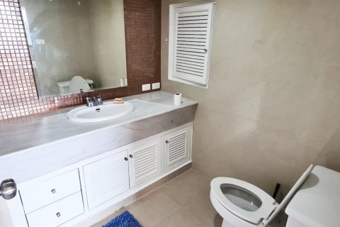 2 bedrooms Condo  in Bangkok, Thailand No. 467 14