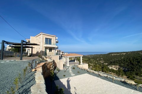 5 bedrooms Villa in Paphos, Cyprus No. 38097 1