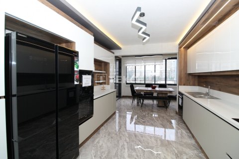 4+1 Apartment in Ankara, Turkey No. 11963 3