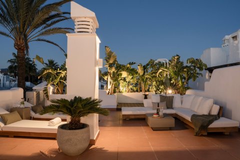 2 bedrooms Penthouse in Estepona, Spain No. 27366 6