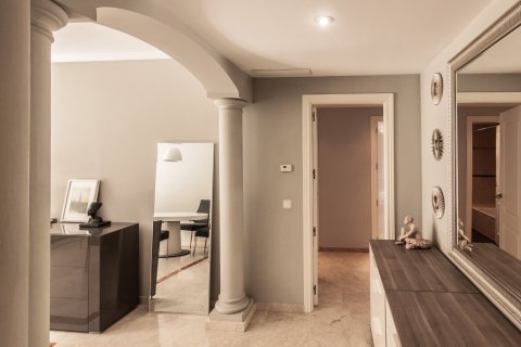 3 chambres Appartement à Marbella, Spain No. 27302 5