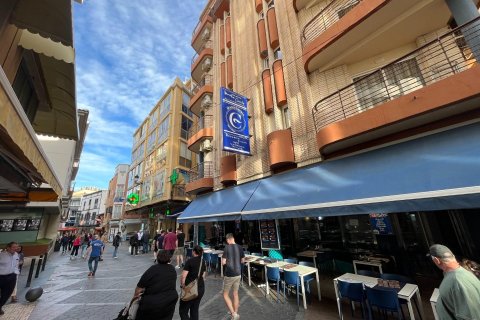 597m² Commercial property à Benidorm, Spain No. 27324 3