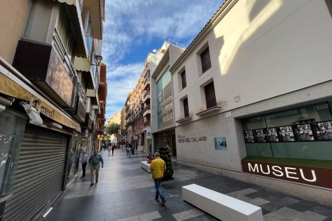 597m² Commercial property in Benidorm, Spain No. 27324 5