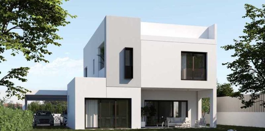 4 bedrooms House in Strovolos, Cyprus No. 30492