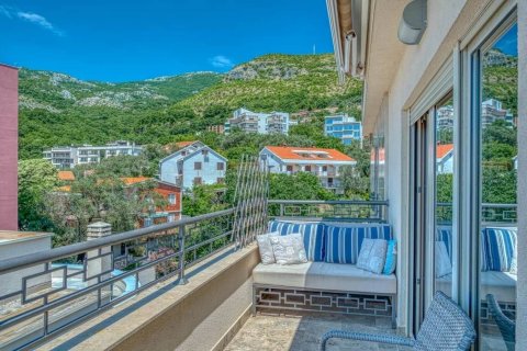 4 bedrooms Apartment in Przno, Montenegro No. 66963 2