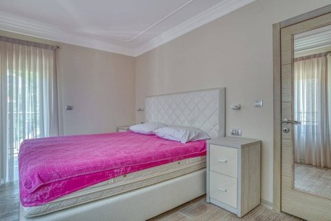 4 dormitorios Apartment en Przno, Montenegro No. 66963 8