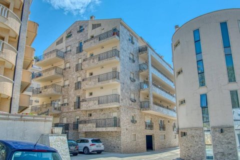 4 chambres Appartement à Przno, Montenegro No. 66963 3