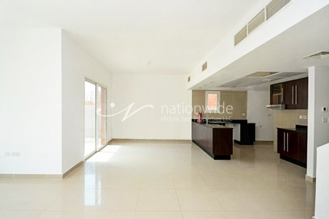 4 bedrooms Villa in Abu Dhabi, UAE No. 3989 8