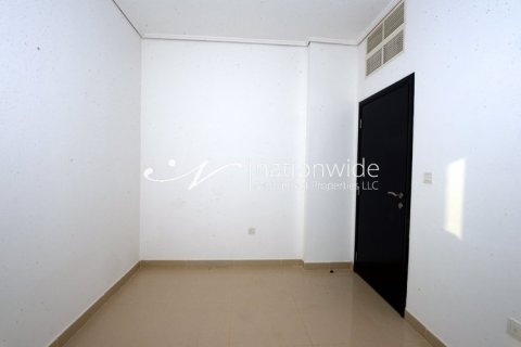 4 bedrooms Villa in Abu Dhabi, UAE No. 3989 4