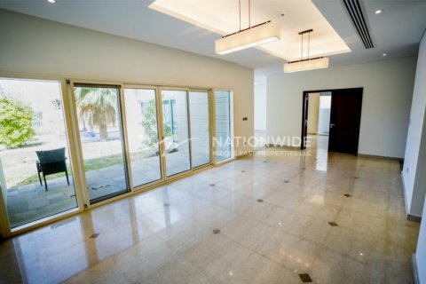 6 bedrooms Villa in Abu Dhabi, UAE No. 3998 9