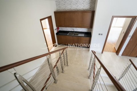 6 bedrooms Villa in Abu Dhabi, UAE No. 3998 3