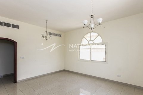 4 bedrooms Villa in Abu Dhabi Gate City, UAE No. 4000 10