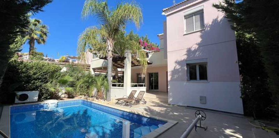 3 bedrooms Villa in Parekklisia, Cyprus No. 65513