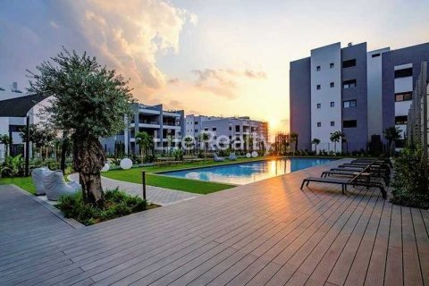 3 dormitorios Apartment en Limassol, Cyprus No. 43591 3