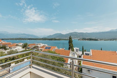 2 chambres Appartement à Tivat, Montenegro No. 66766 7