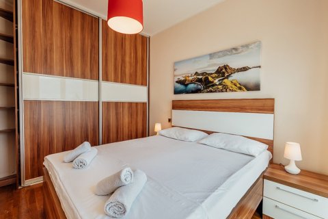 2 chambres Appartement à Tivat, Montenegro No. 66766 24